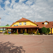 Motel PETRO-TUR - widok z zewnątrz