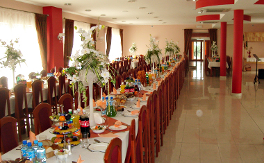 Свадебный зал PETRO-TUR – свадьбы, приемы, конференции